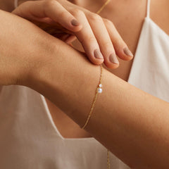 Turandoss Gold Pearl Bracelets for Women Girls - 18K Gold Plated Freshwater Pearl Beaded Bracelet, Dainty Link Bracelets, Christmas Gifts, 6+2In