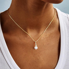 Turandoss Pearl Necklaces for Women - Dainty Gold Pearl Choker Pendant Necklace for Women Trendy Simple Elegant Gold Cubic Zirconia Bridal Wedding Necklace for Womens Jewelry Bridesmaid Proposal Gifts