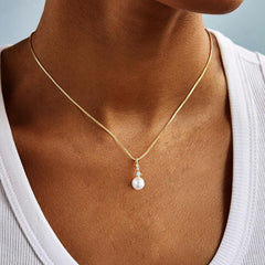 Turandoss Pearl Necklaces for WomenDainty Gold Pearl Choker Pendant Necklace for Women Trendy Simple Elegant Gold Cubic Zirconia Bridal Wedding Necklace for Womens Jewelry Bridesmaid Proposal Gift