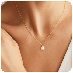 Turandoss Pearl Necklaces for Women Trendy, Dainty 18K Gold Plated Pearl Pendant Necklace, Bride Bridesmaid Gifts Wedding Birthday Gifts, 16+2.5In