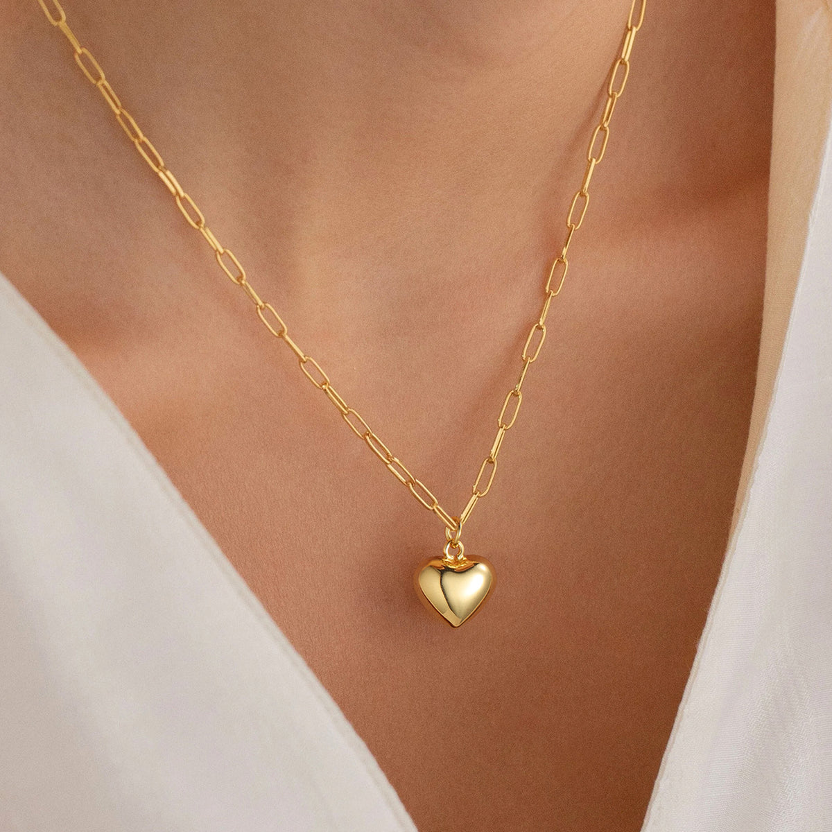 Turandoss 18K Gold Heart Necklace for Women Girls, Dainty Choker Pendant Necklaces for Her, Birthday Gifts for Kids, Valentine's Day Gift for Women