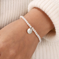 Turandoss Gold Pearl Initial Bracelets for Women Girls - Dainty Disc Charm Bracelet for Kids, Beaded Letter Bracelets for Girls, Christmas Gifts