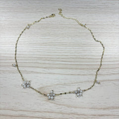 Turandoss Daisy Flower Pearl Necklaces for Women, Dainty 18K Gold Chain Flower Pearl Choker Necklace, Bride Bridesmaid Gifts, Wedding Gifts for Women