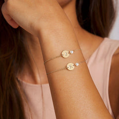 Turandoss 18K Gold Initial Bracelets for Women Girls - Dainty Coin Disc Letter Link Charm Bracelet, Pearl Bracelet, Christmas Gifts for Women Girls