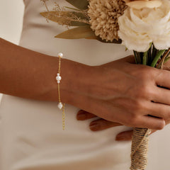 Turandoss Gold Pearl Bracelets for Women Girls - 18K Gold Plated Freshwater Pearl Beaded Bracelet, Dainty Link Bracelets, Christmas Gifts, 6+2In
