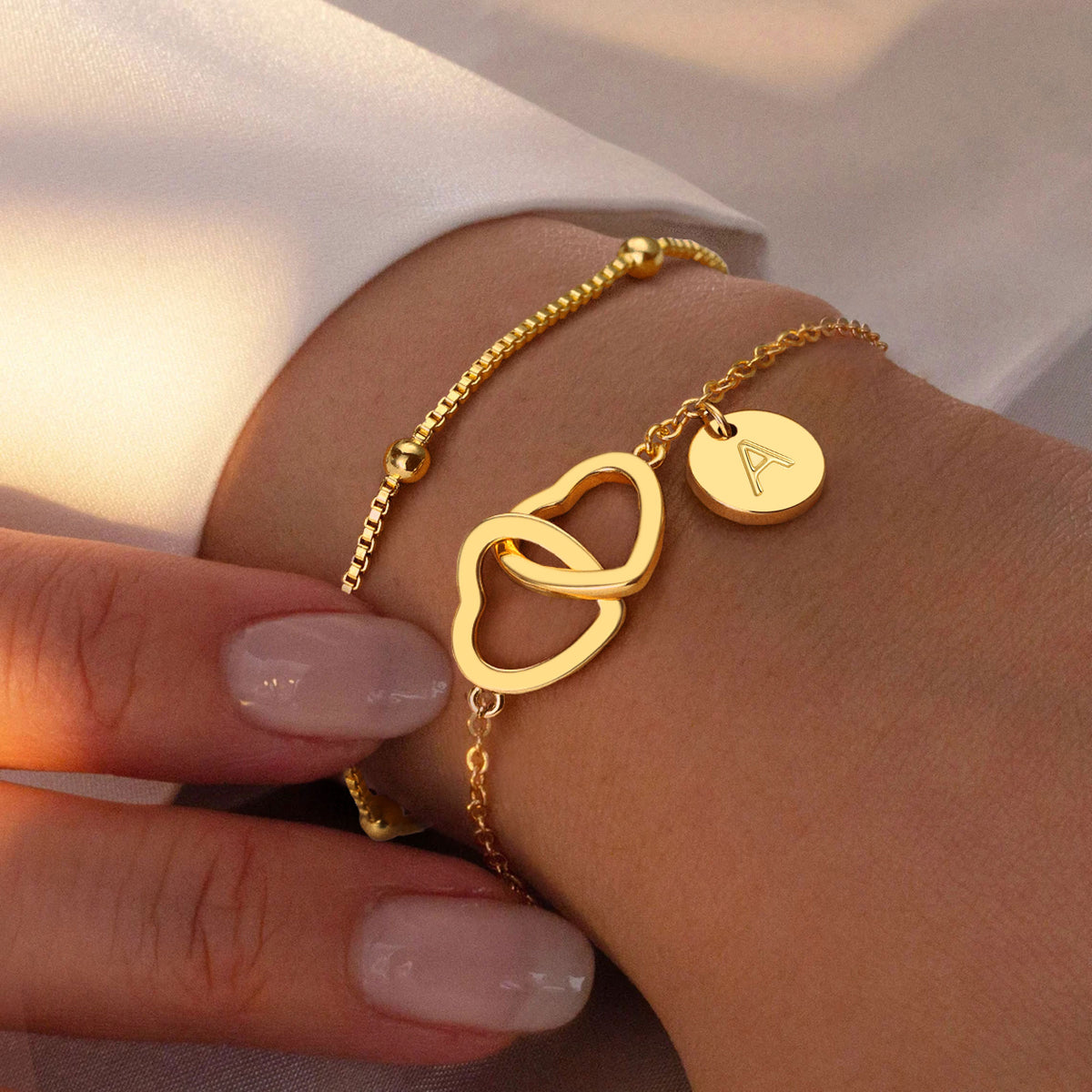 Turandoss 2PCS 18K Gold Disc Initial Bracelet for Women Girls, Dainty Satellite Chain Heart Bracelets Hypoallergenic, Birthday Gifts for Women