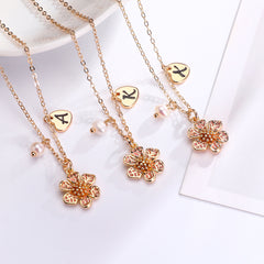 Turandoss Mothers Day Gift, Gold Heart Initial Flower Necklace for Mom