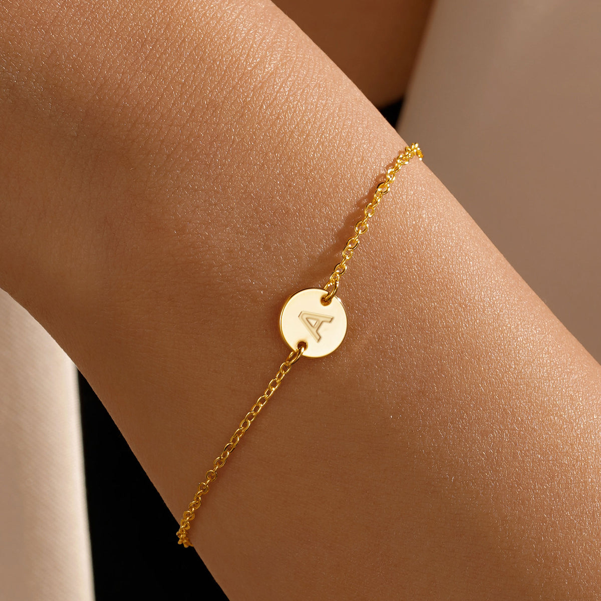 Turandoss 18K Gold Initial Bracelets for Women Girls - Dainty Coin Disc Letter Link Charm Bracelet, Birthday Christmas Gifts for Women Girls