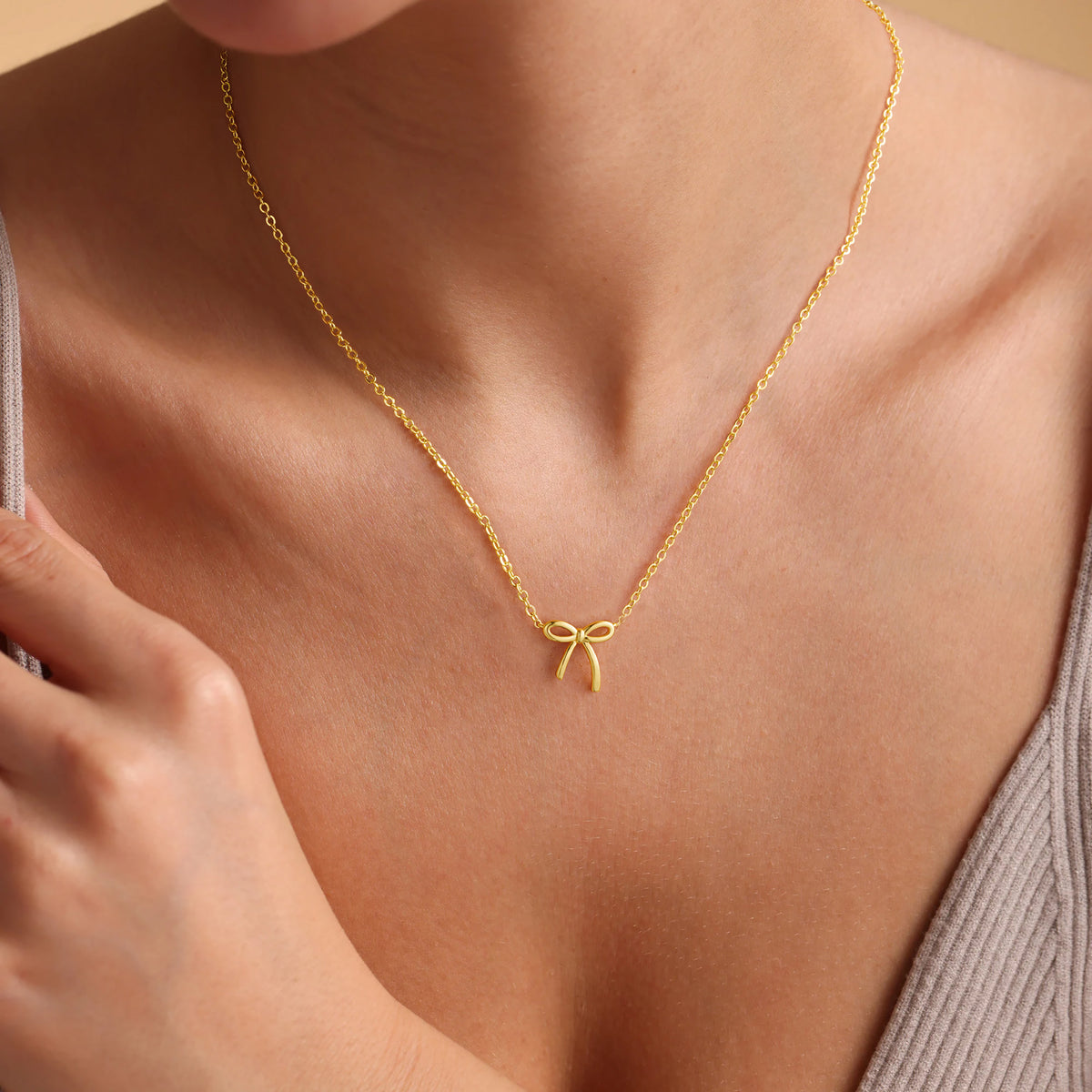 Turandoss 18K Gold Bow Necklace for Women Girls - Dainty Chain Pendant Necklaces, Gold Jewelry for Women, Birthday Christmas Gifts for Girls, 16+2.5In